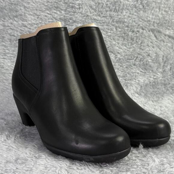 Easy Spirit Caelan Zipper Faux Leather Booties Black Ankle Boots Women's 6 M - Picture 1 of 12
